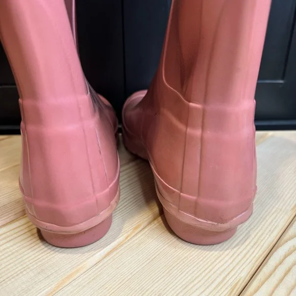 Hunter Women's Glossy Pink Rain Boots - Picture 6 of 8